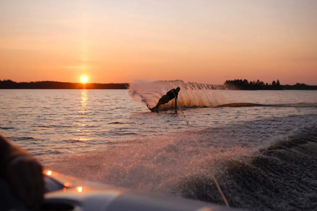 Midnight Sun waterskiing